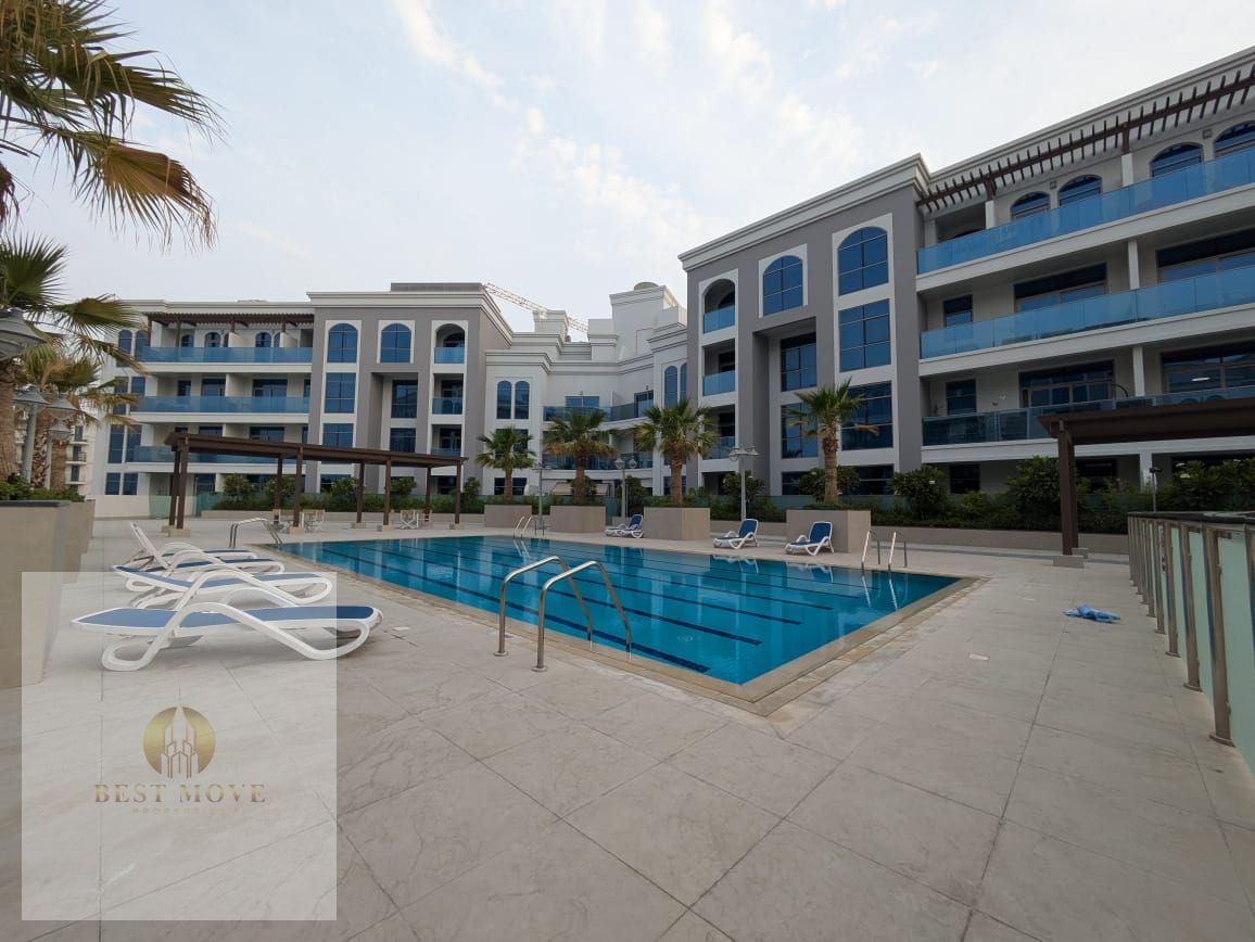POOL VIEW||STORE AND LAUNDRY||SPACIOUS