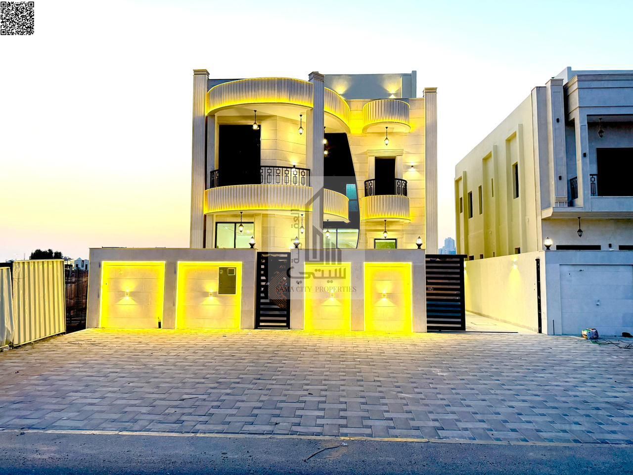 Villa for Sale in Al-Haliyo Consisting of: 5 Master Bedrooms • Majlis with Bathroom • Living Room with Bathroom • Main Kitchen • Maid's Room •