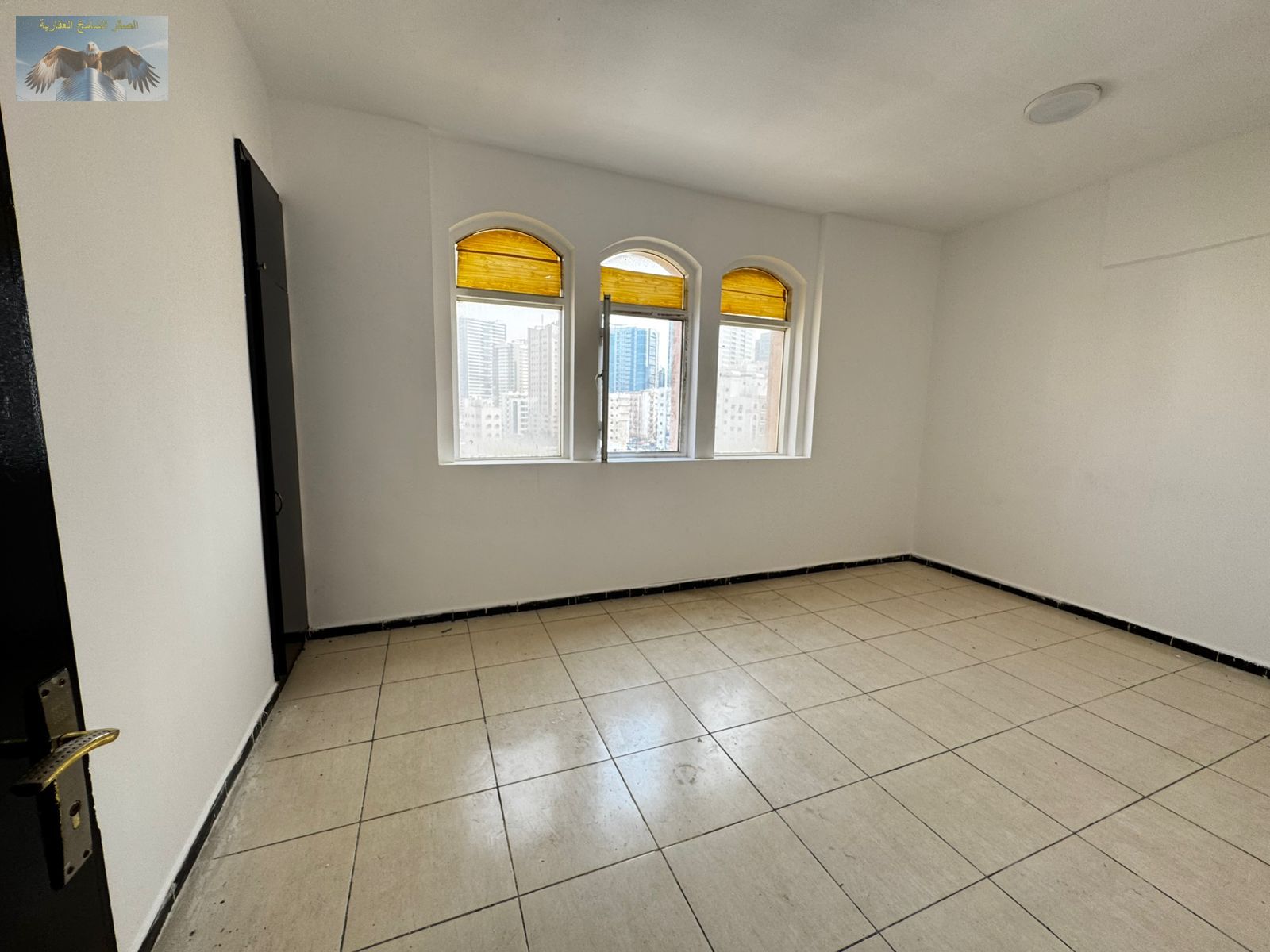 Premium 1BHK for rent in Al Rashidiya 3 on Old Traffic Street, prime location near Ajman One Towers, close to all services, with flexible payment opti
