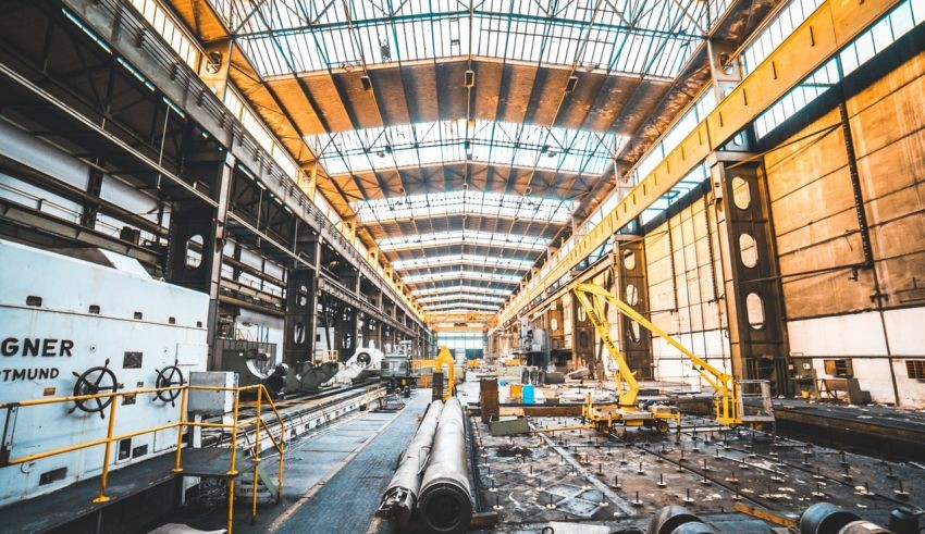 SUPER SPACIOUS WAREHOUSE FOR INDUSTRIAL OR LOGISTICS - SAJJA - SHARJAH - 15000 SQ FT