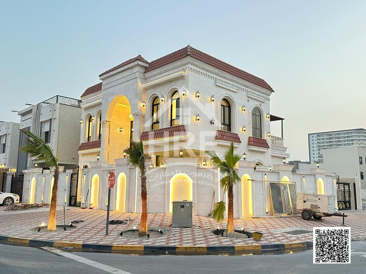For sale: Villa with very high-end finishing in Al-Haliou 2