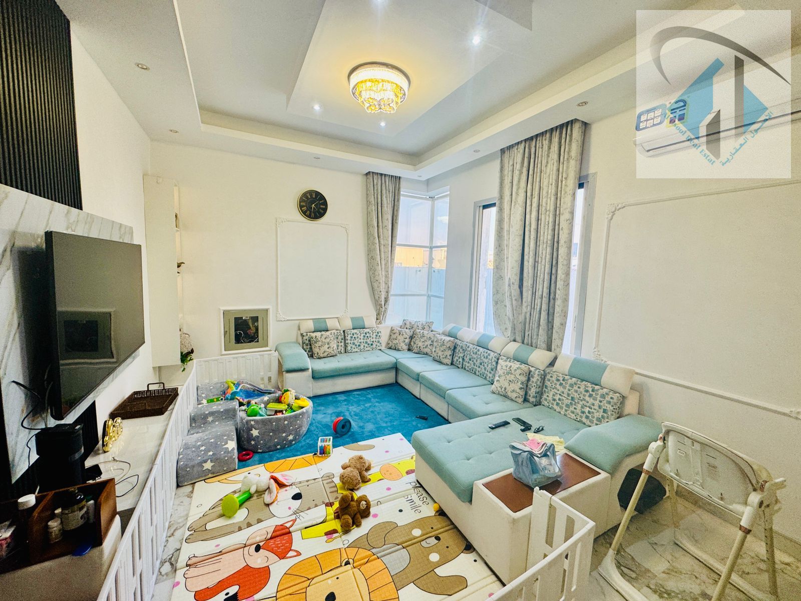 Villa for sale, fully furnished including electricity, water, air conditioning, and furniture. Close to all services and near the Sheikh Mohammed Bin