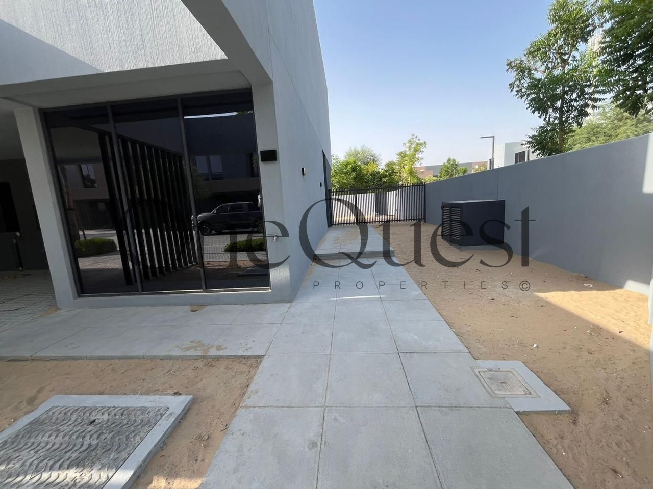 4 BR CORNER END| MAJLIS | FREEHOLD | SINGLE ROW