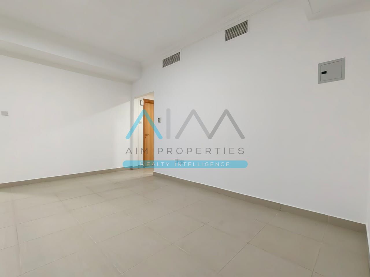 Prime Location| Walking Distance to Sahara Mall |Flexible payment