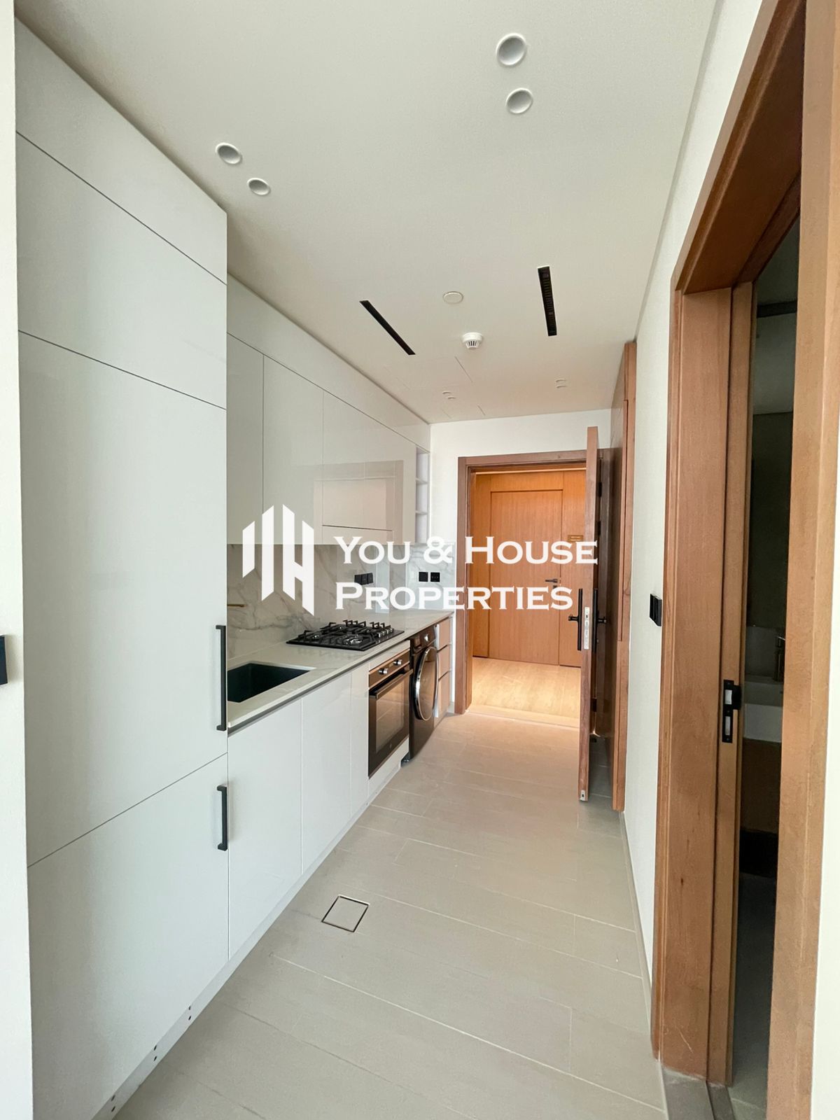 High-End Quality Unit I Premium Finishes I Great Investment