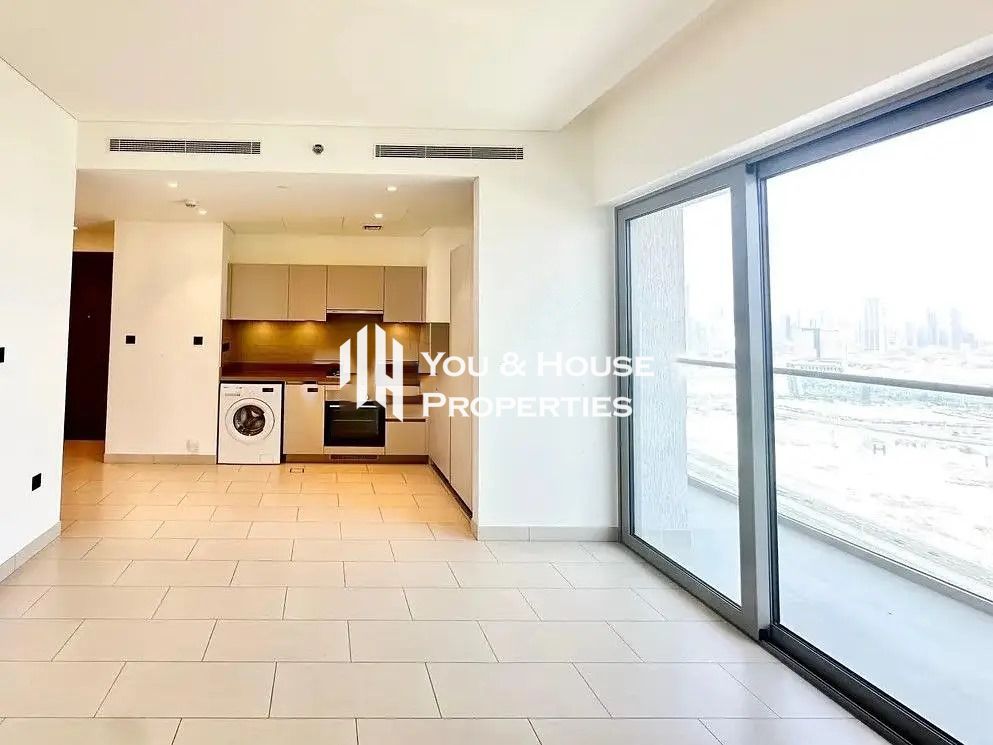 Upgraded 2BR| | Bright Unit | Luxurious Living | Investors Deal