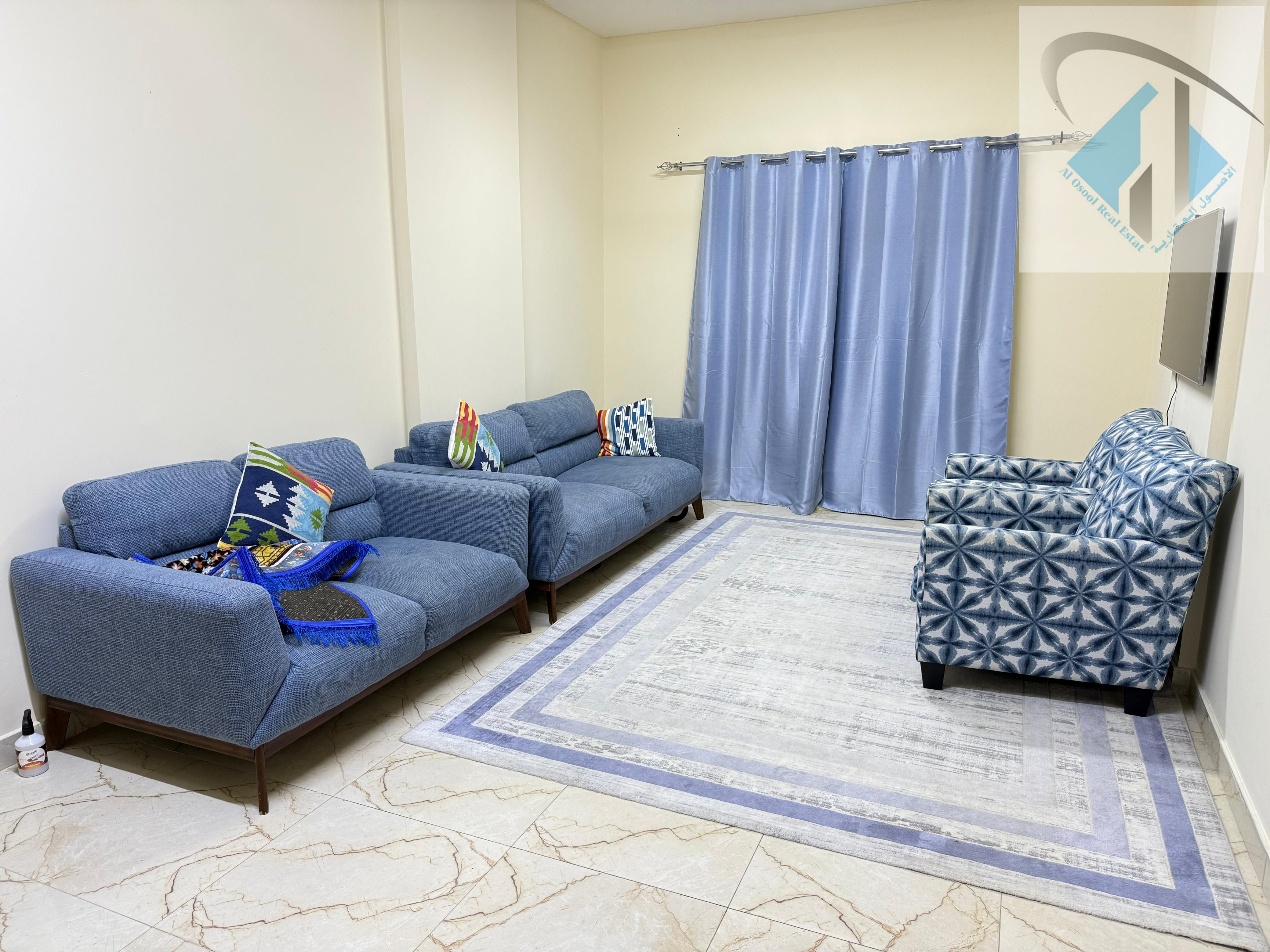 A furnished one-bedroom apartment in a prime location, with all bills included.