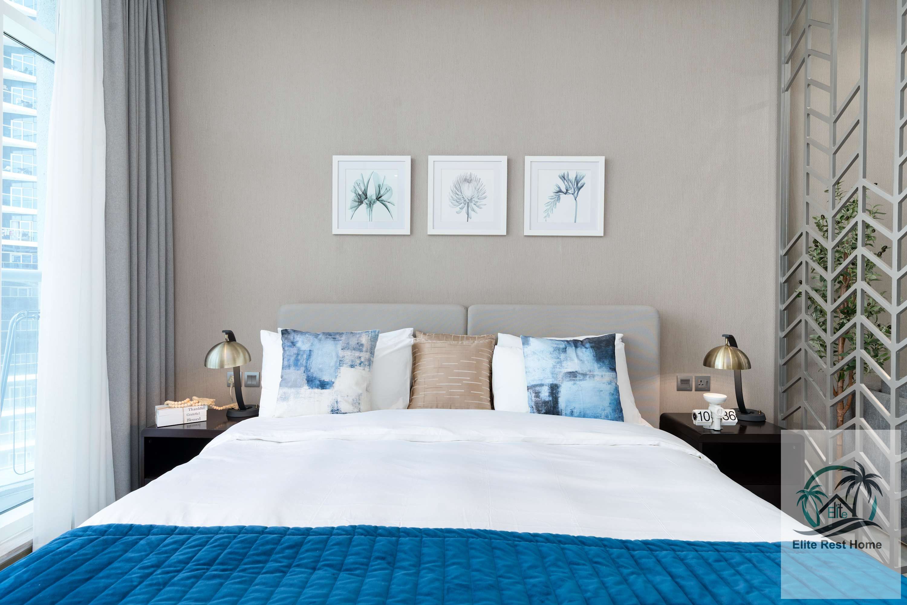 “Stylish Fully Furnished Studio in DAMAC Maison Prive | Daily Rent | Canal Views, Modern Amenities, Prime Business Bay Location, Near Downtown Dubai”