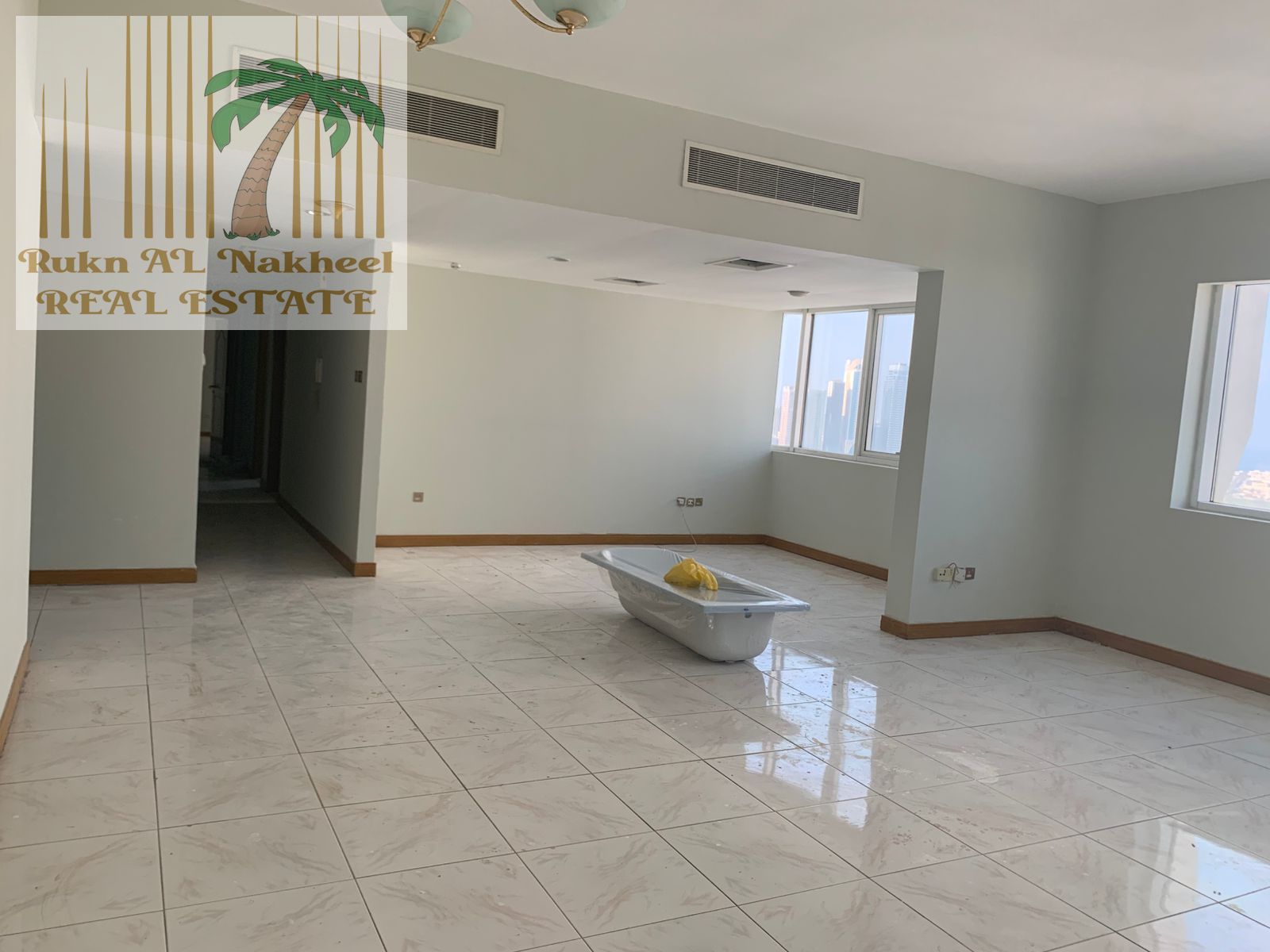 Modern Apartment with Maid's room and Double Hall Family Friendly