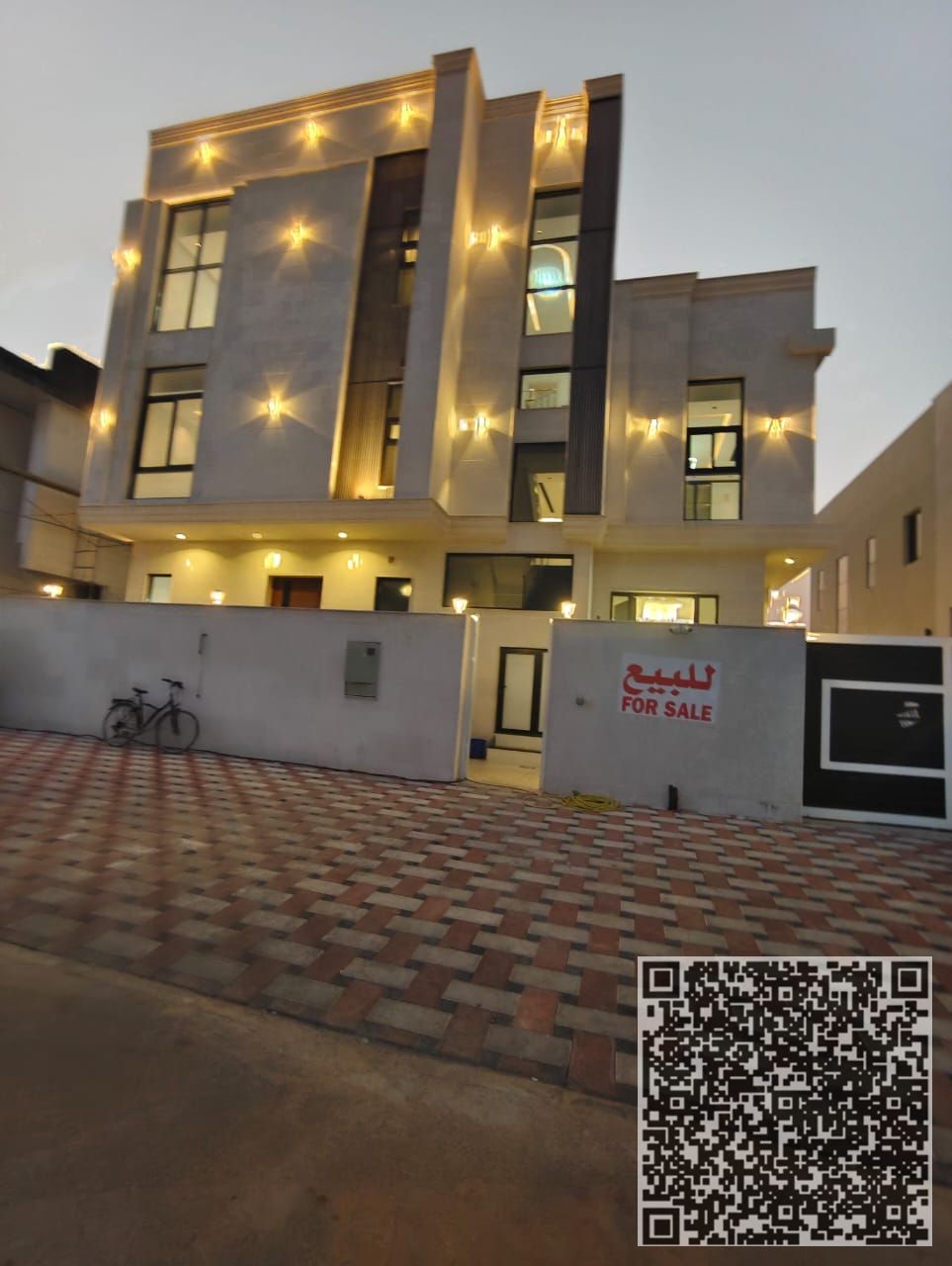 6 bedroom Spacious villa with swimming pool is for sale