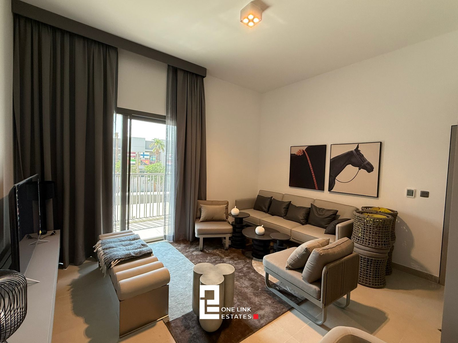 Modern Furnished | Large Layout | 1 Bedroom | Vacant