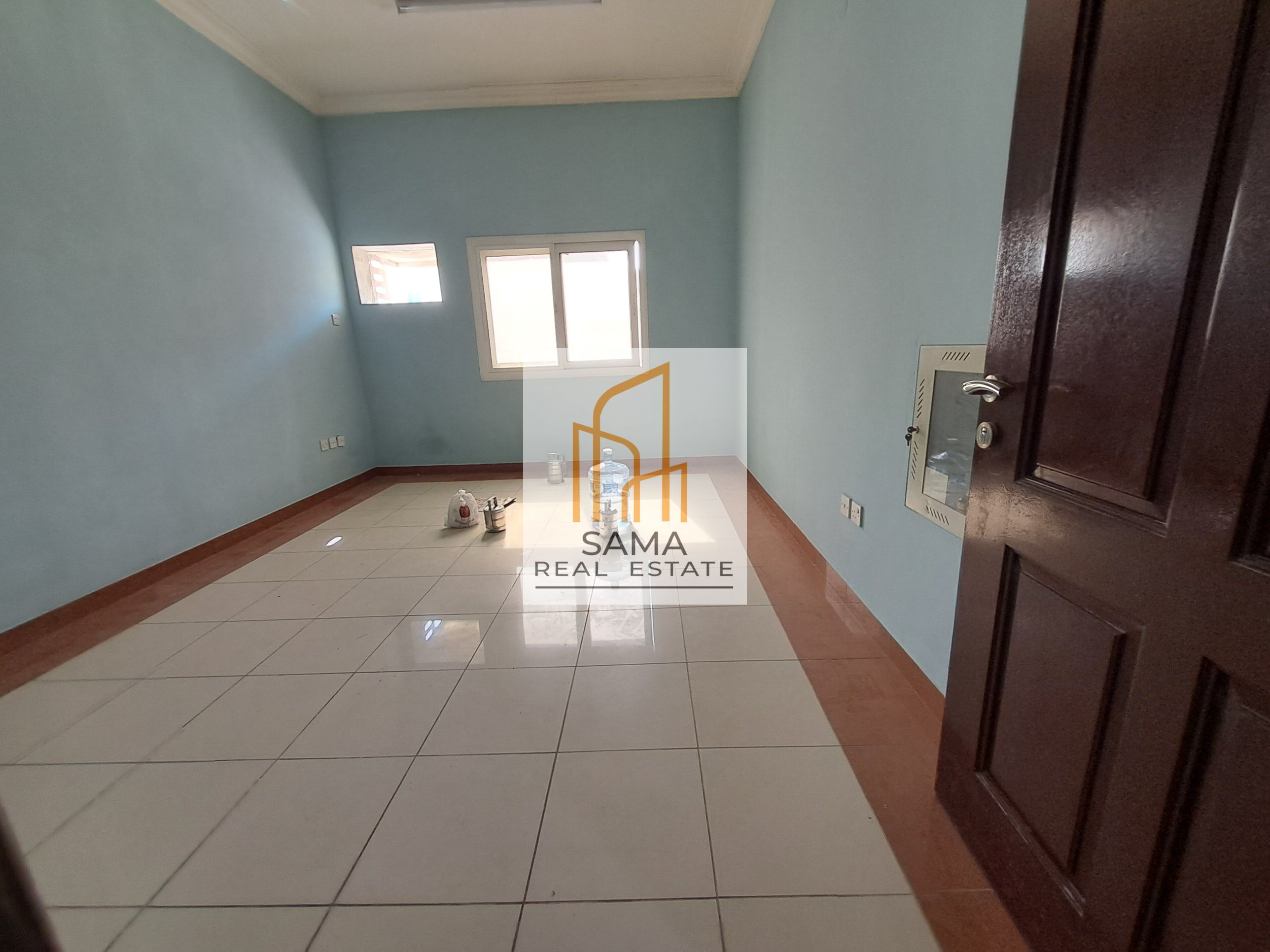 On Road Family Building || Lavish 1Bhk || Prime Location || Free Maintenance ||