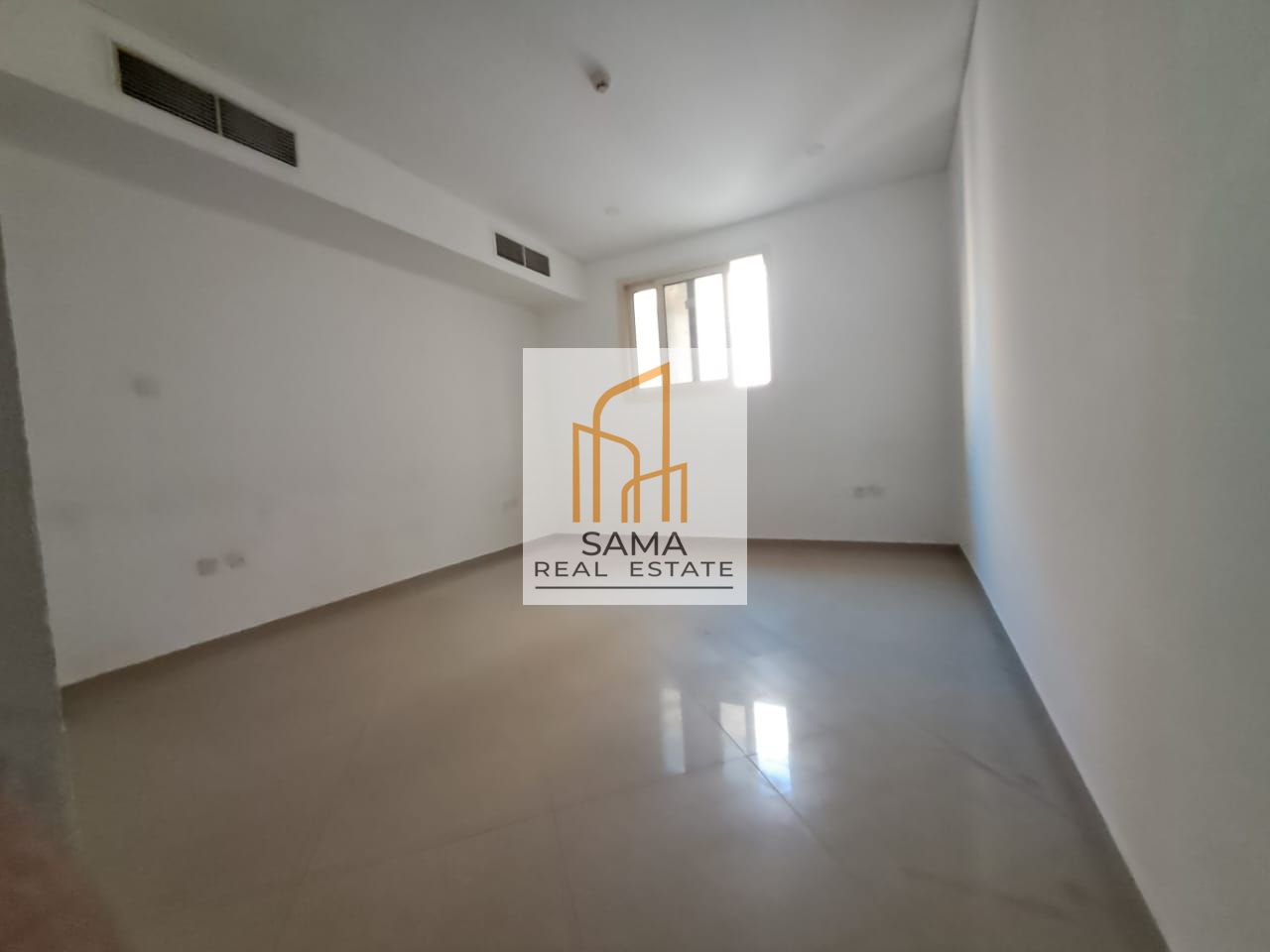 SPACIOUS 1 BHK WITH CENTRAL AC N HIGE KITCHEN IN MUWIALLLAH CLOSE TO GALAXY MARKET RENT 30K