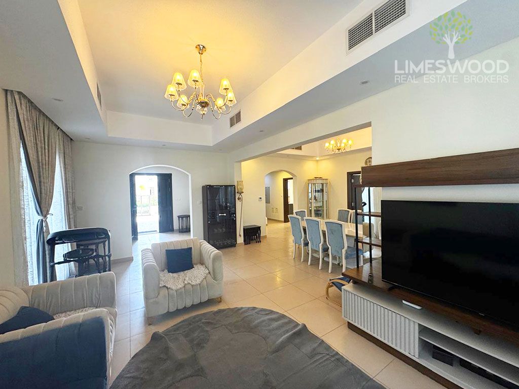 Single Row | Park behind | Private Pool | Vacant