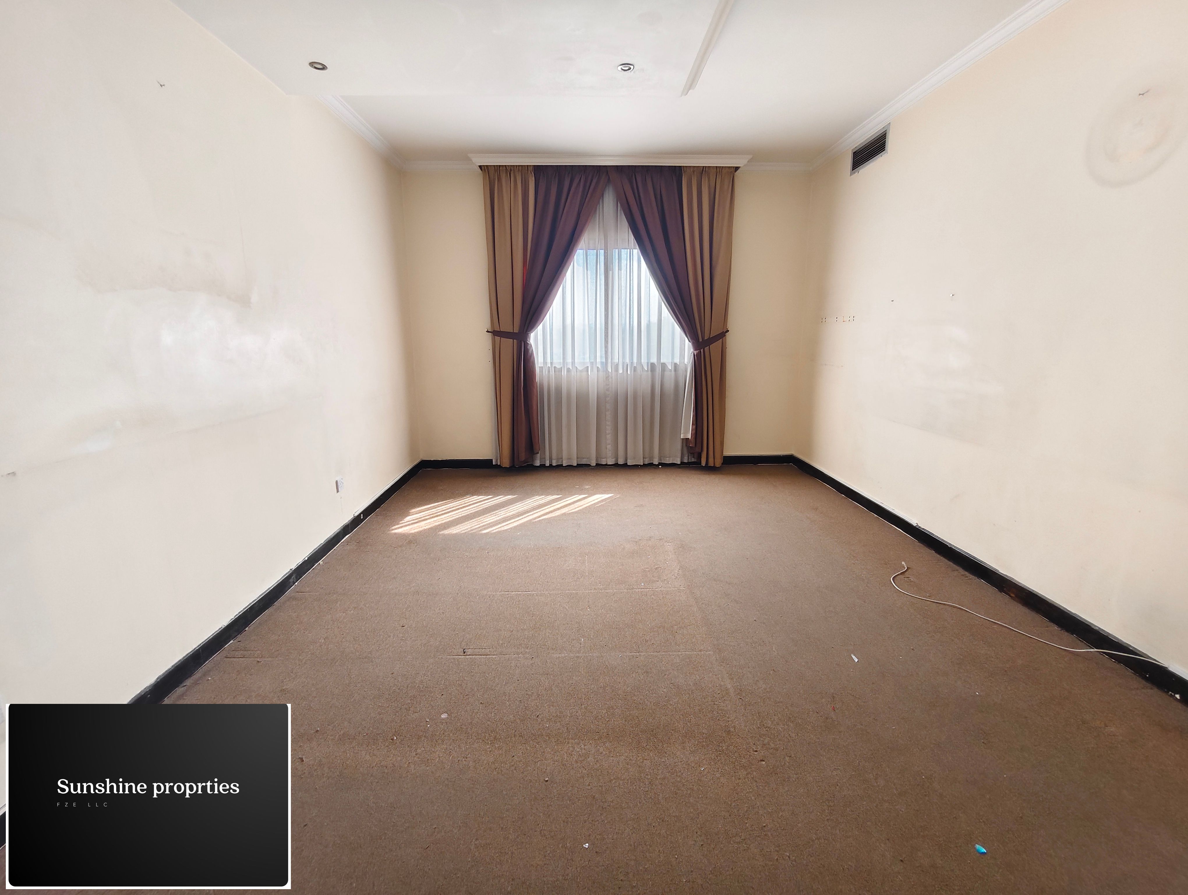 4BHK SPACIOUS LAVISH [CHILLER FREE]/WITH 2 BALCONY/