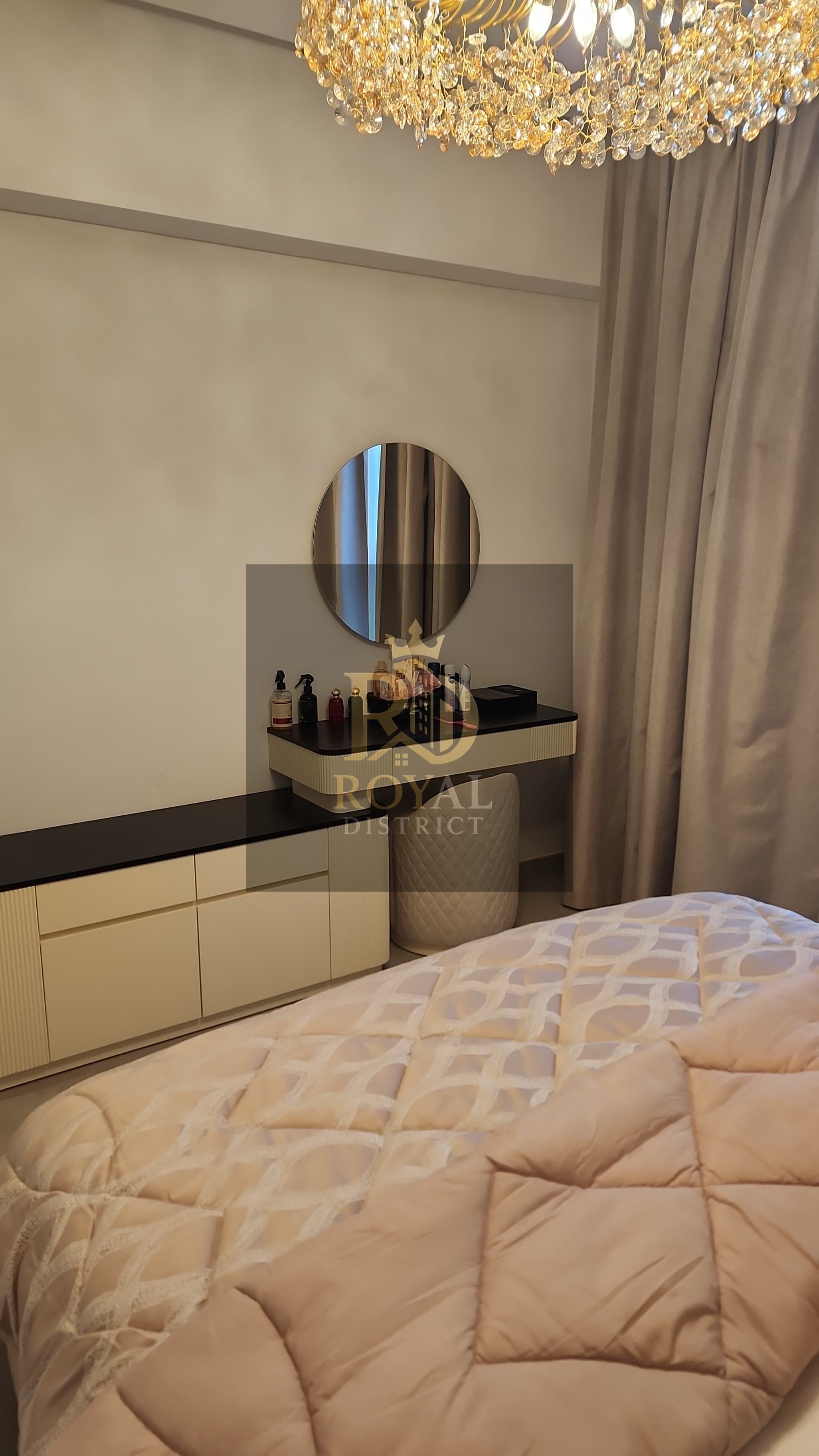 Fully furnished / Ready to move in / Vacant / Freehold