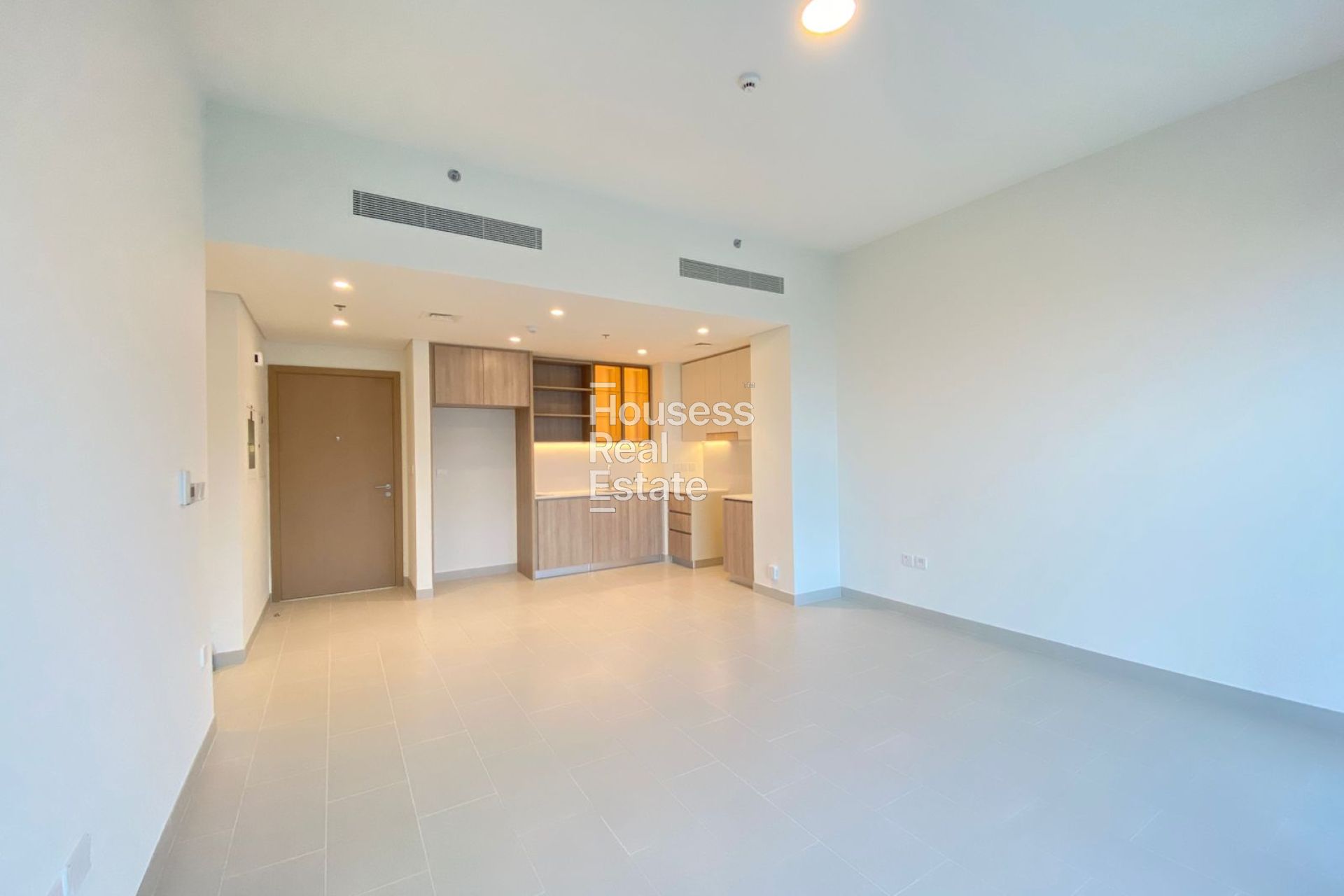 Brand New | Stunning Hillcrest View | 3 Cheques