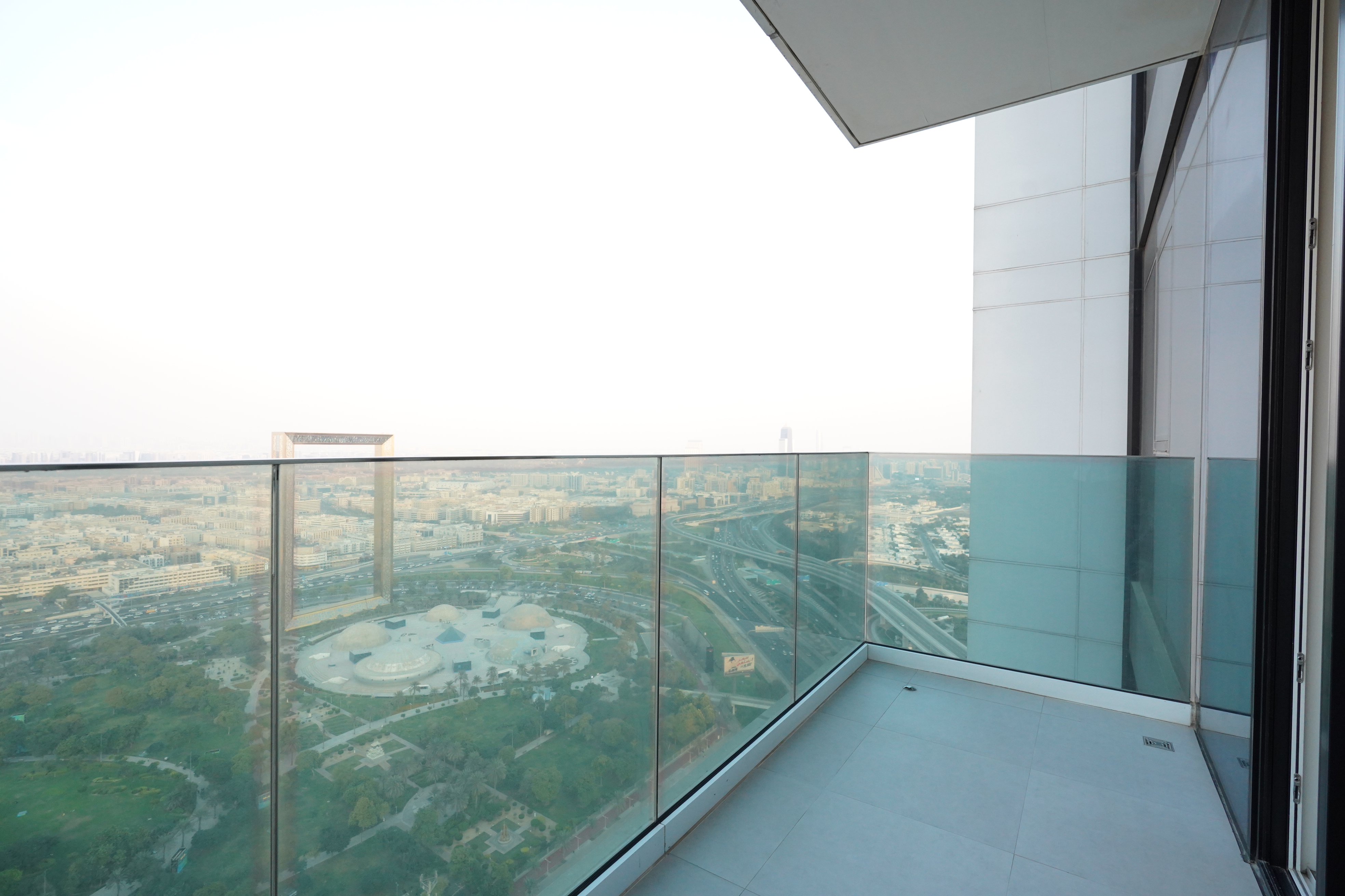 Frame-View 2BR Retreat by Zabeel Park