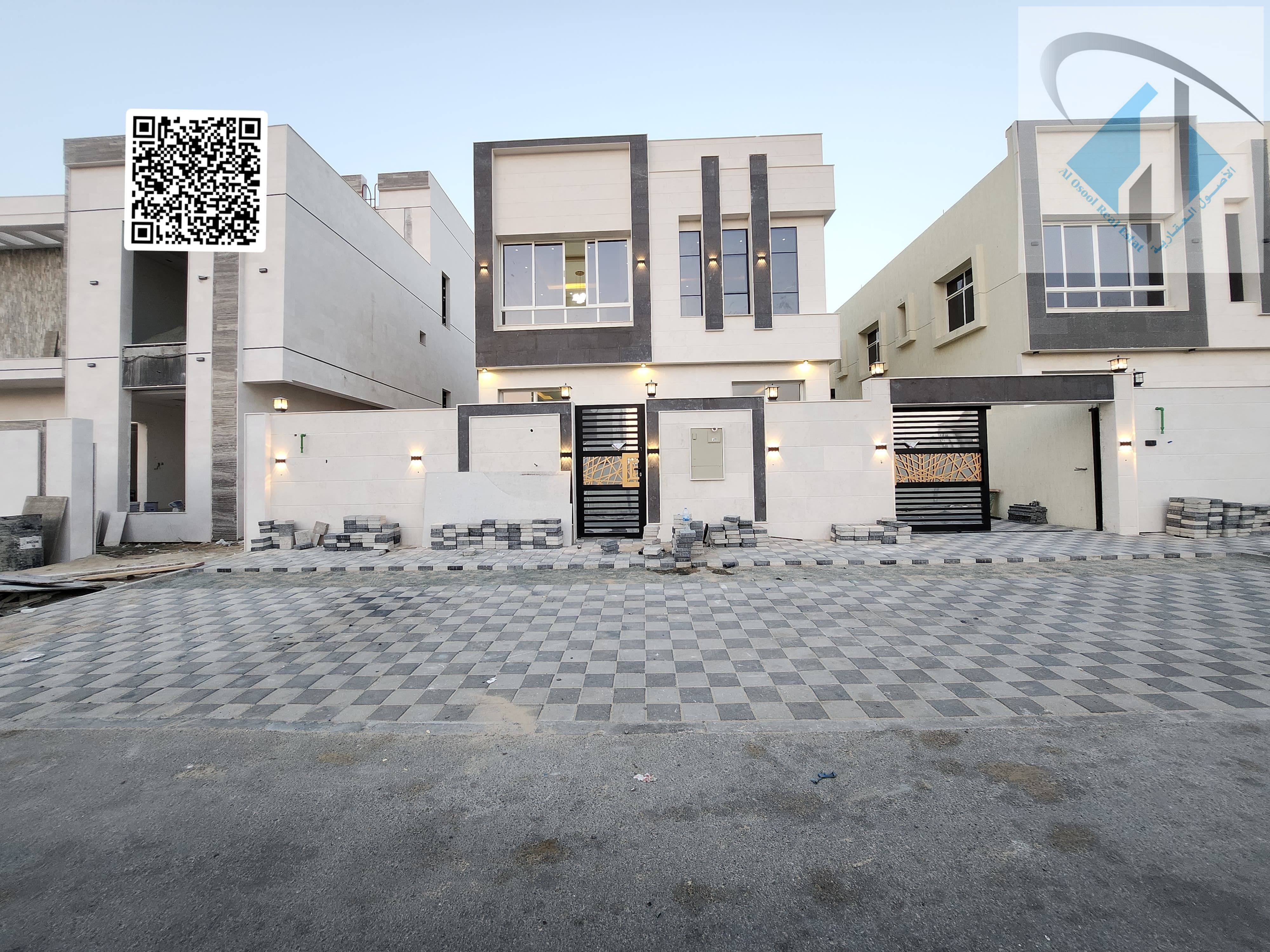 Villa for sale, including registration and ownership fees, excellent location opposite a park.