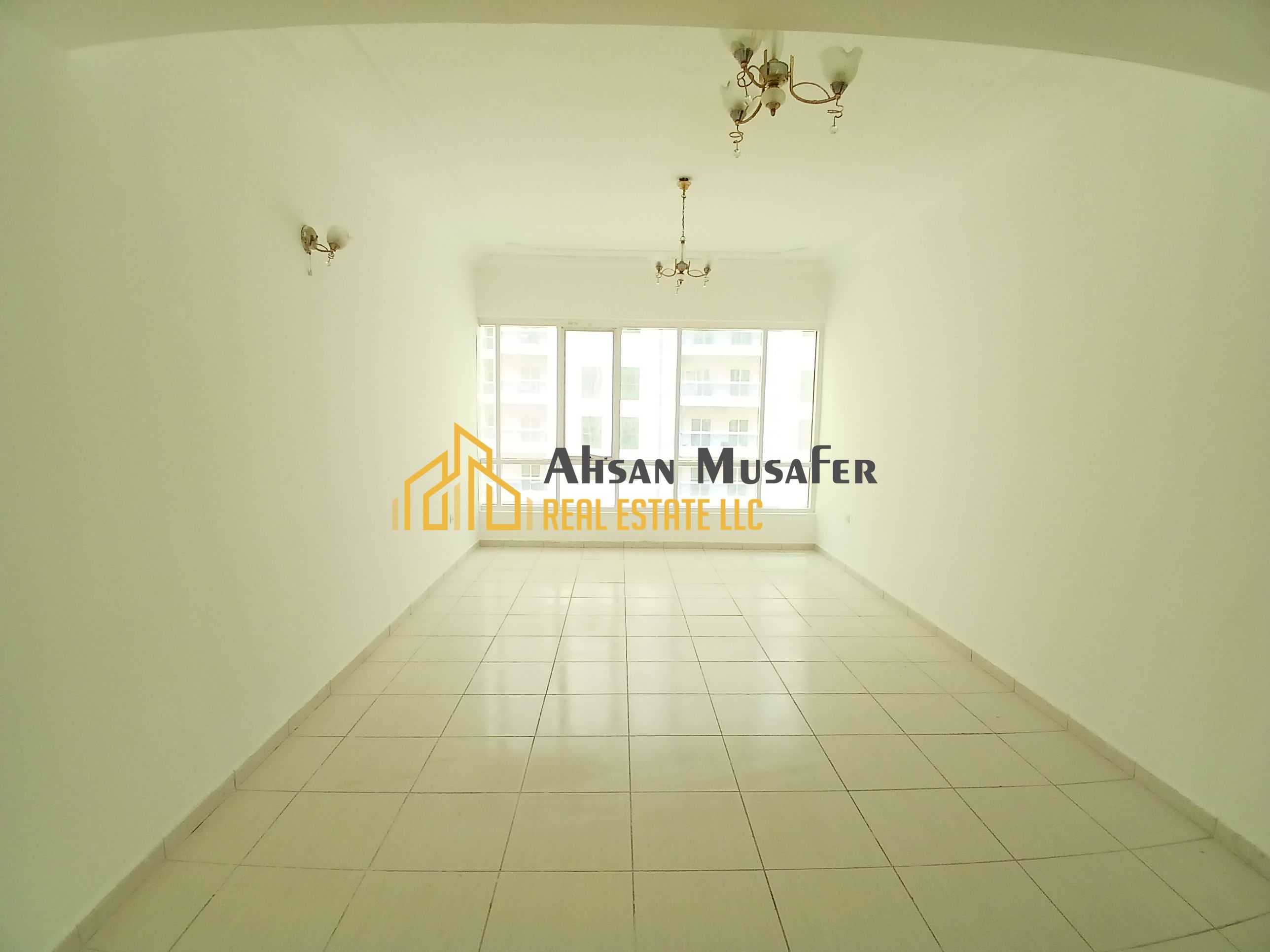 LAVISH 2BHK APARTMENT AVAILABLE// FAMILY BUILDING//READY TO MOVE APARTMENT// WITH BALCONY//WITH WARDROBES//GYM POOL FREE//ON PRIME LOCATION// EASY EXIT TO DUBAI//