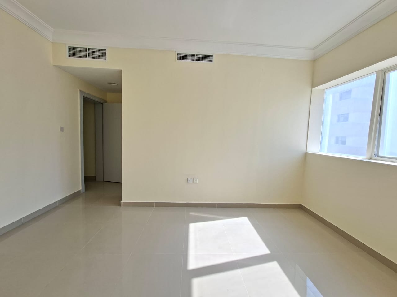 Lovesh appartment like brand new building in Al jada out sid 1bhk 2wachroom prim location