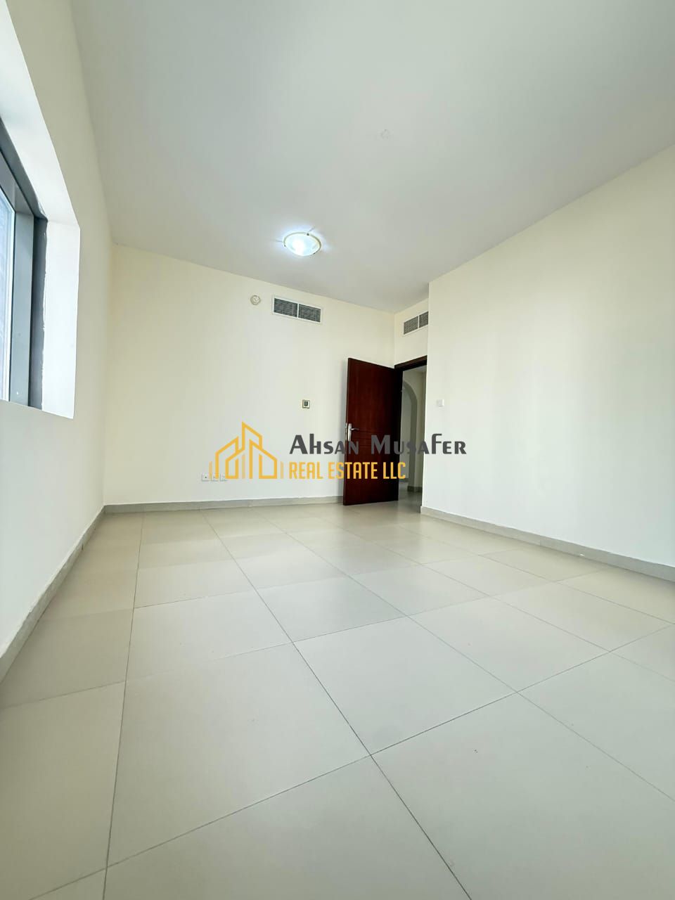 *//PARKING FREE+GYM POOL FREE+HALL SEPARATE//* IN AL NAHDA SHARJAH//1BHK WITH 2 WASHROOMS//One-bedroom apartment with a spacious living room, offering flexible payment plans, conveniently located close to all amenities in Al Nahda Sharjah.