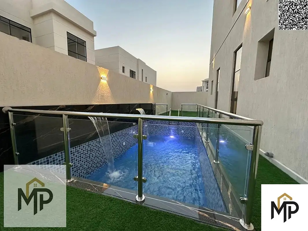 Luxury villa in Al-Haliyo – two floors and a roof with hotel-style finishes, freehold ownership for all nationalities, no maintenance fees, and an e