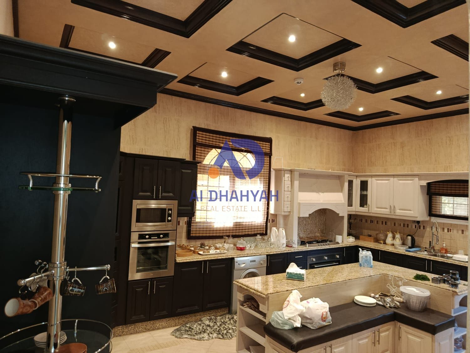 Villa for sale in Al Qurain, a distinctive corner villa on two streets, opposite the park and next to the mosque.