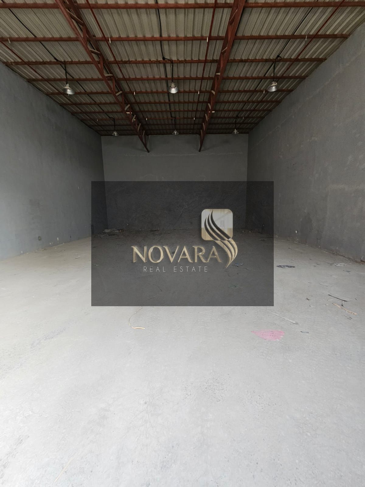 We offer you a unique opportunity to rent a 2500 square foot warehouse with ideal specifications for storing goods or for manufacturing and managing l