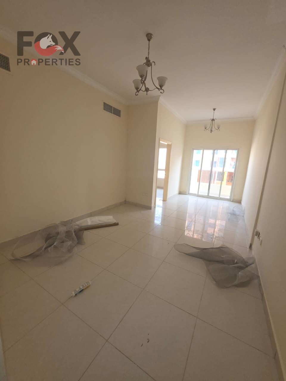 One bedroom and living room for annual rent in Ajman, Al Nuaimiya 1 + balcony, central air conditioning, 2 bathrooms, spacious area.