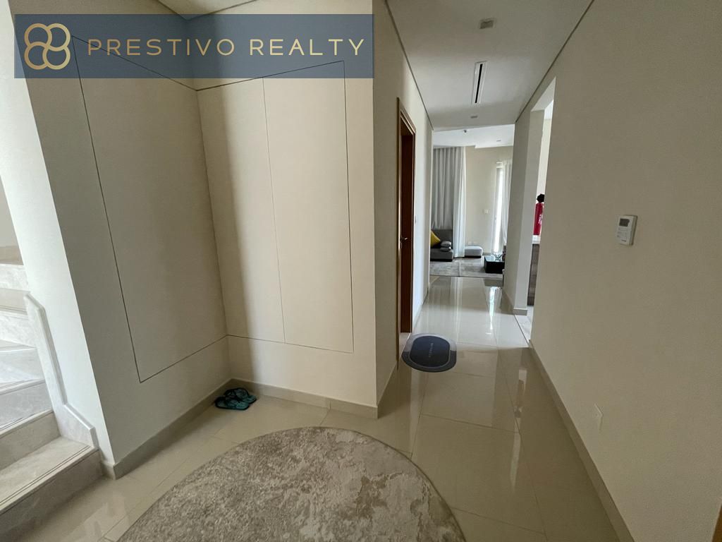 Single row I Corner unit I Spacious home I Prime location