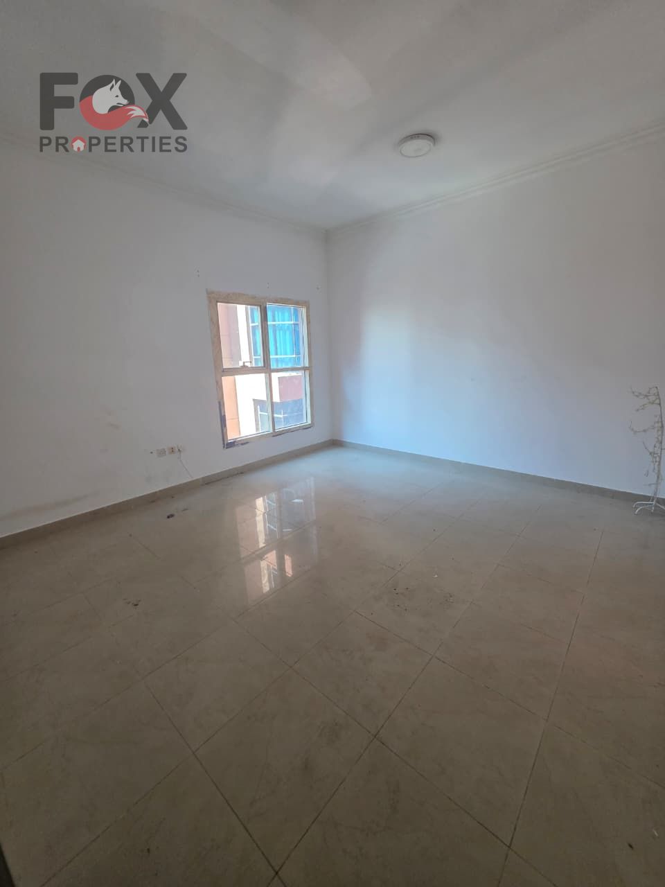 One bedroom and living room for annual rent in Al Nuaimiya Towers, Ajman. Balcony + 2 bathrooms. Central air conditioning.