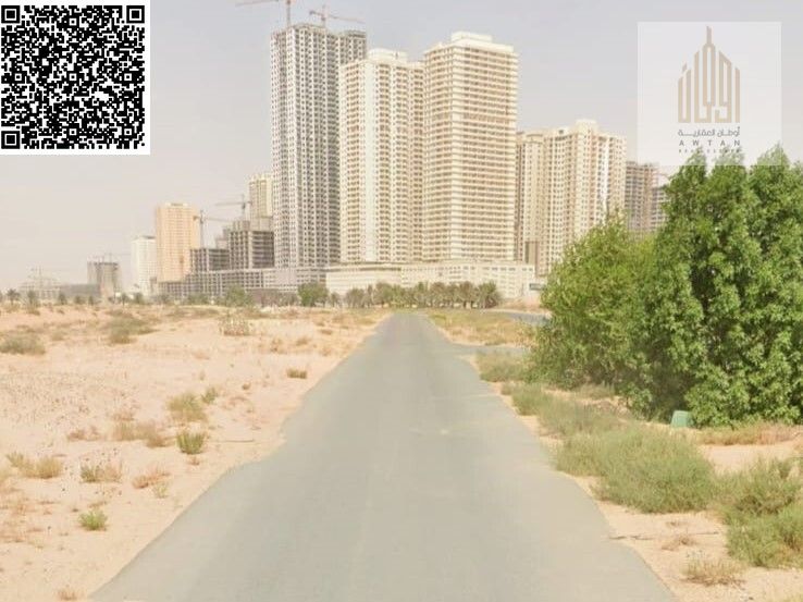 Commercial land with permit to sell apartments