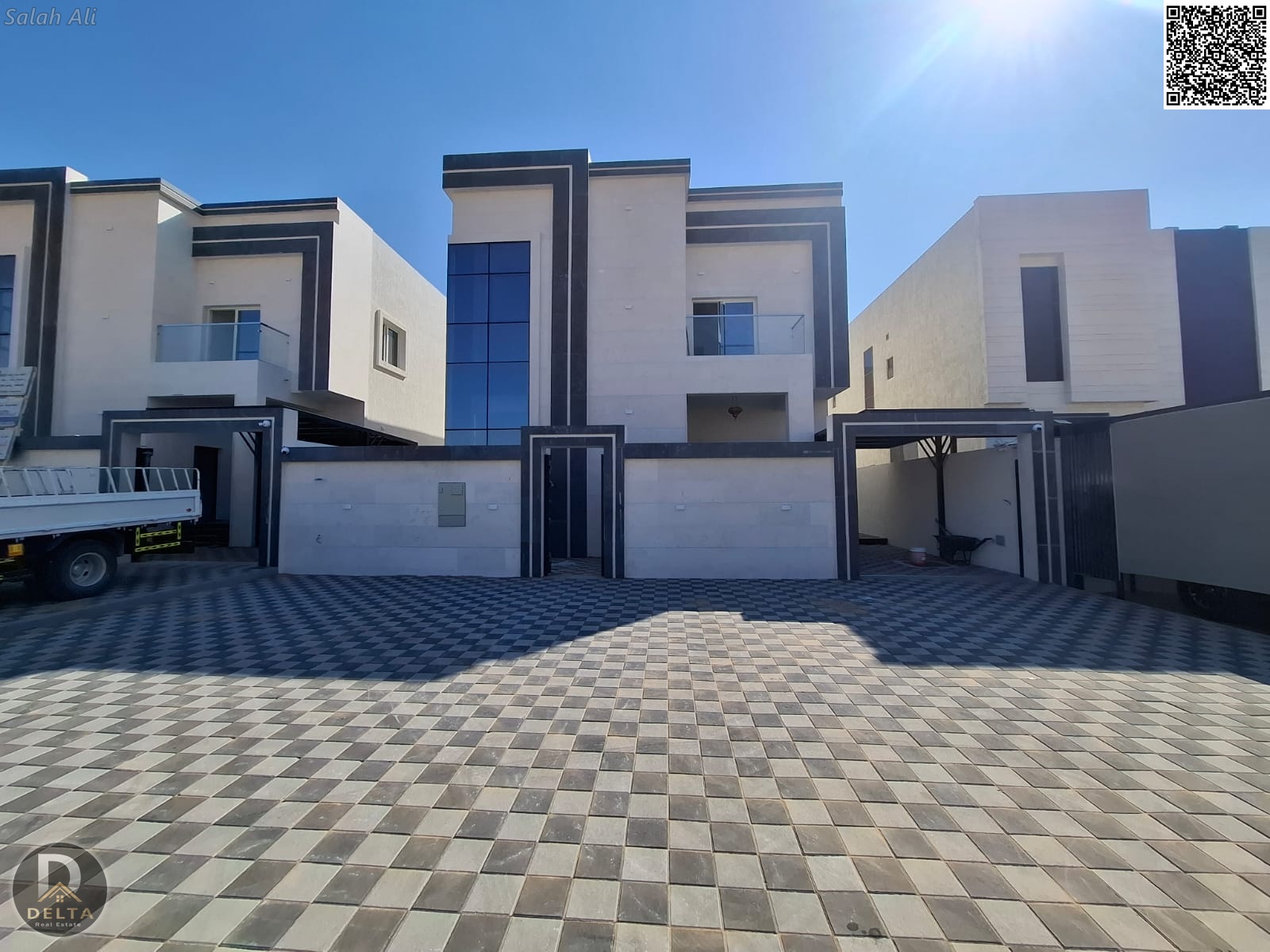 Freehold villa/5 rooms, no fees, for living or investment, very prime location