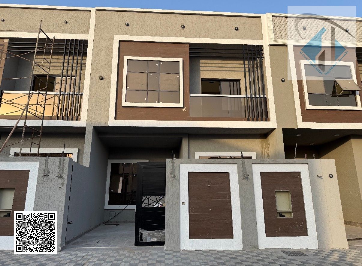 3 floor villa free hold property 5bed plus roof