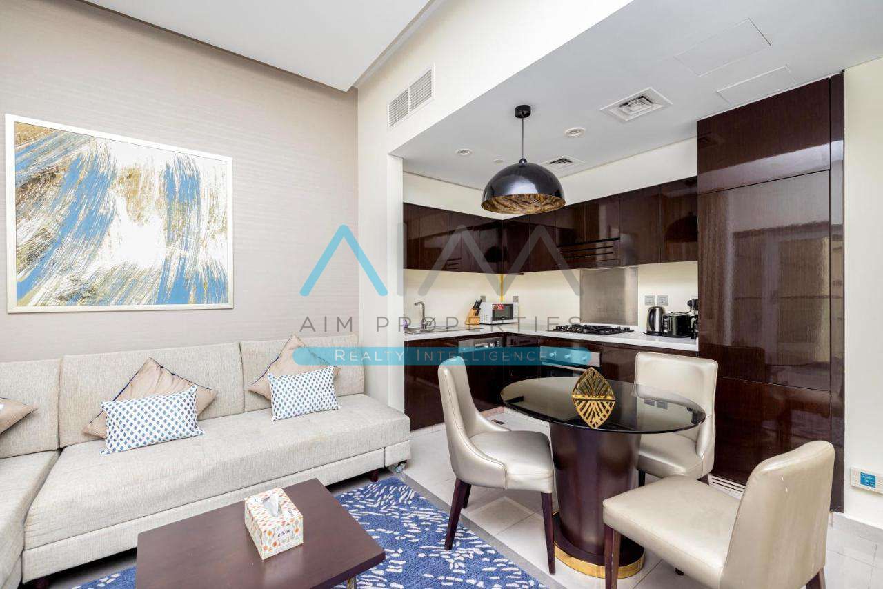 PRIME LOCATION/ FULLY FURNISHED/ BIG LAYOUT