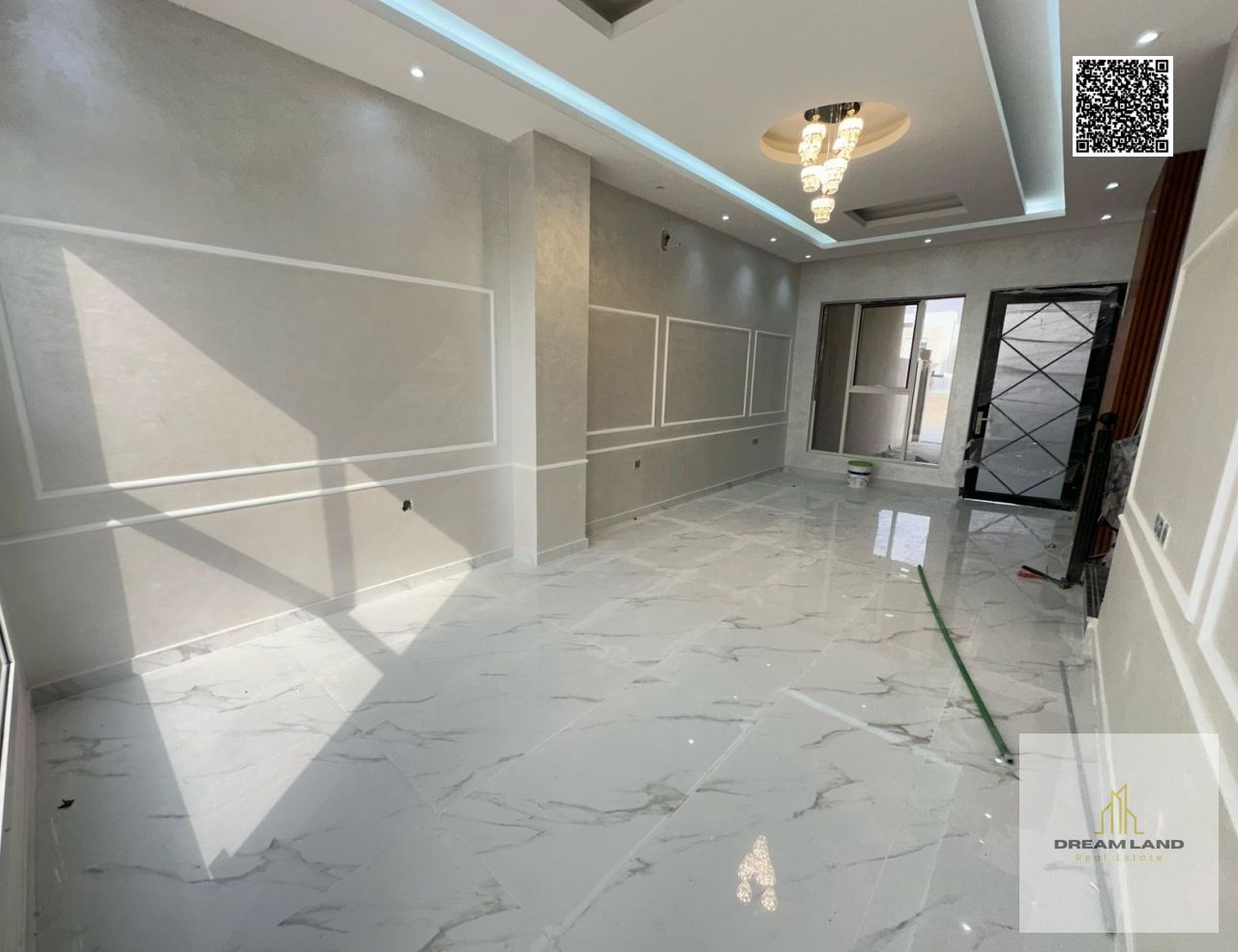 At an attractive price, including registration and ownership fees and without annual fees, a two-story villa with a rooftop terrace near the mosque, w