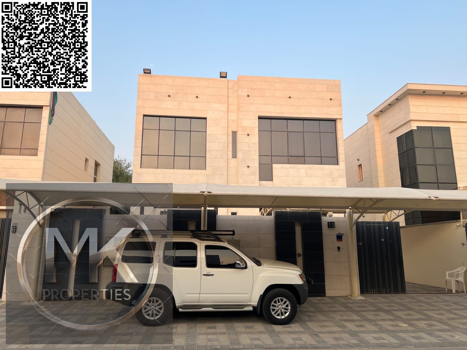 Villa for sale, price includes electricity, water, and air conditioning, on the main street, ready to move in.