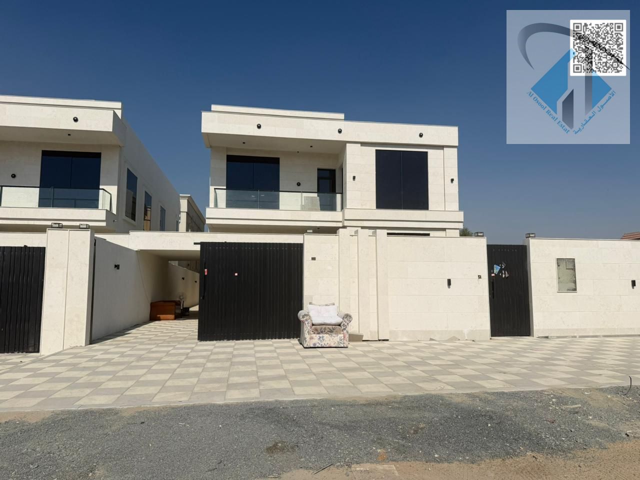 Villa for sale directly from the owner, excellent location, 100% bank financing available.