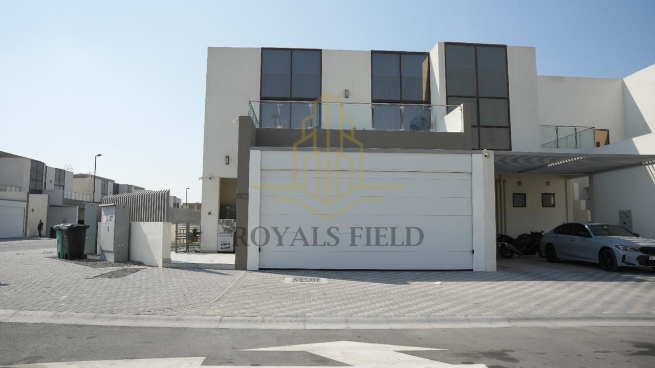 Upgraded / VOT /Furnished / Corner Unit / Must Visit