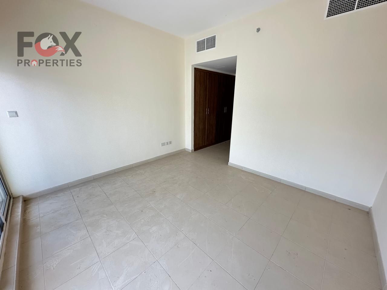 Full open view of the city and garden | 100% freehold ownership for all nationalities | 2 master bedrooms | Built-in wall closets