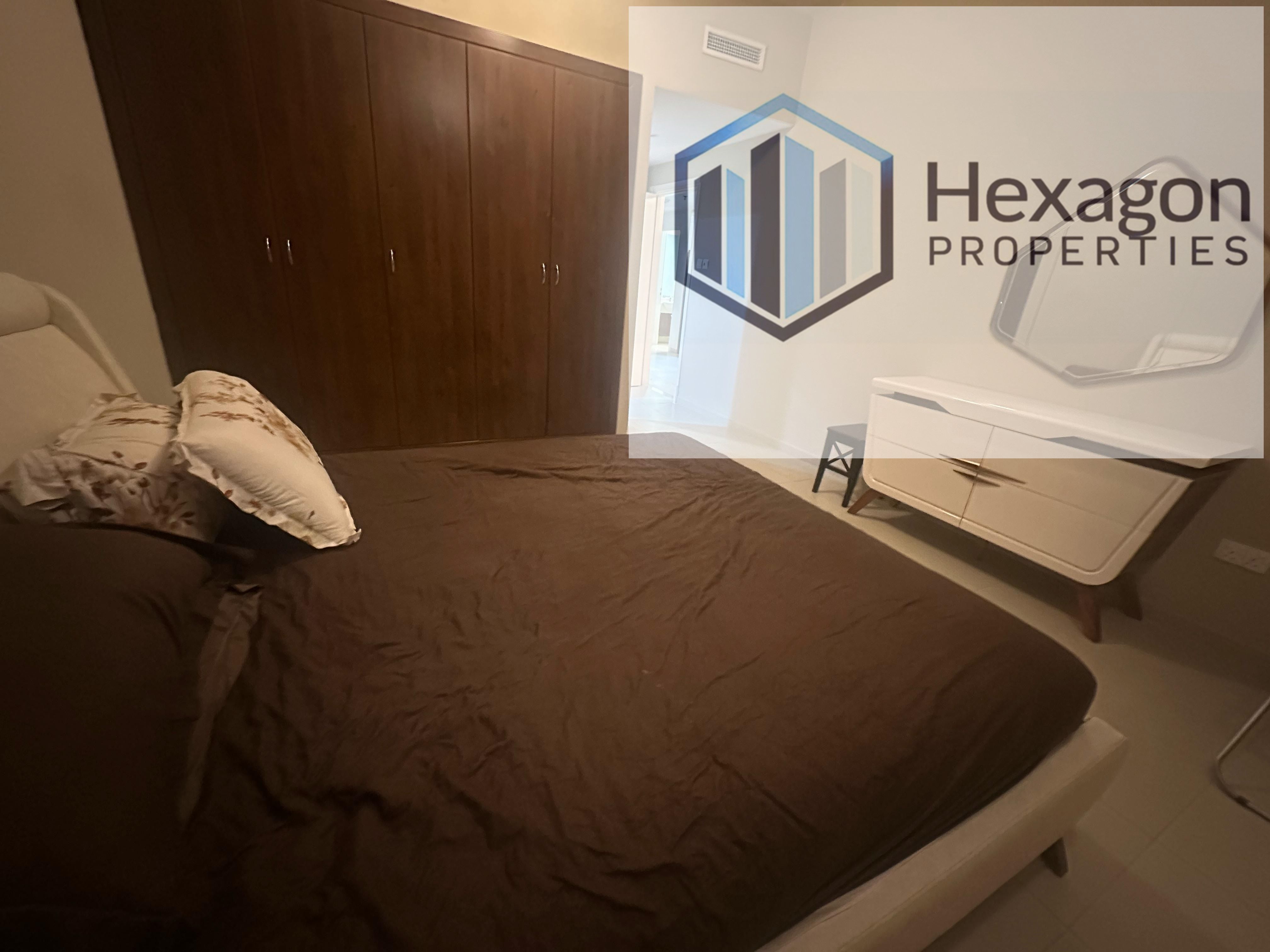 MODERN STYLISH FULLY FURNISHED 1BHK APARTMENT||SEMI CLOSE KITCHEN||MONTHLY OPTIONS AVAILABLE||AED72000