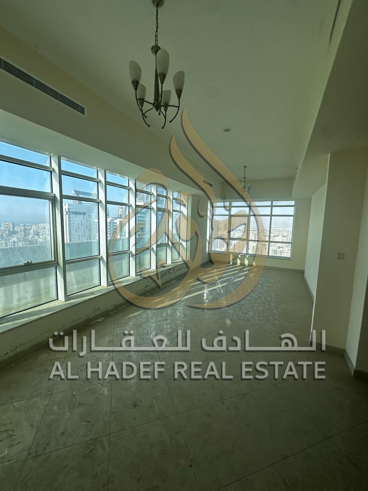 For annual rent - 4-bedroom apartment + maid's room + storeroom in Al Majaz 1 - Sharjah AED 125,000 | Air conditioning at the owner's expense | 1 mont
