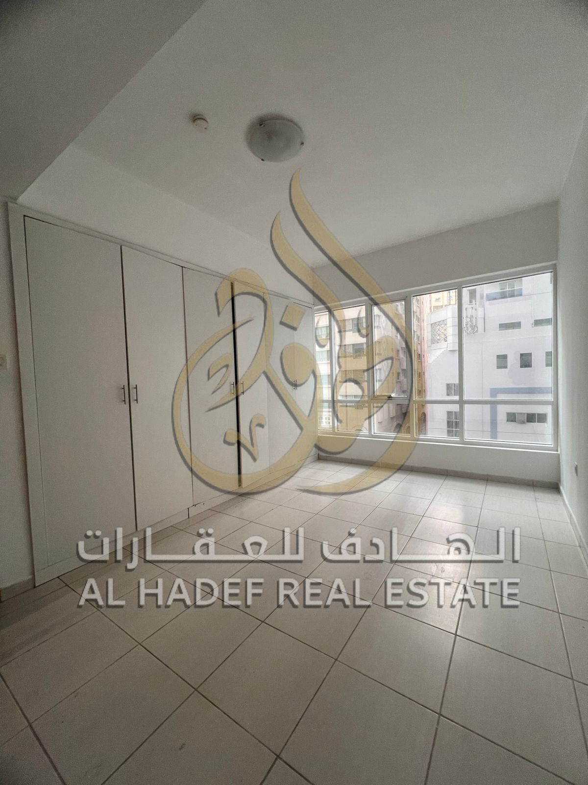 Open view | Built-in wardrobes | Spacious layout | Free outdoor parking . .