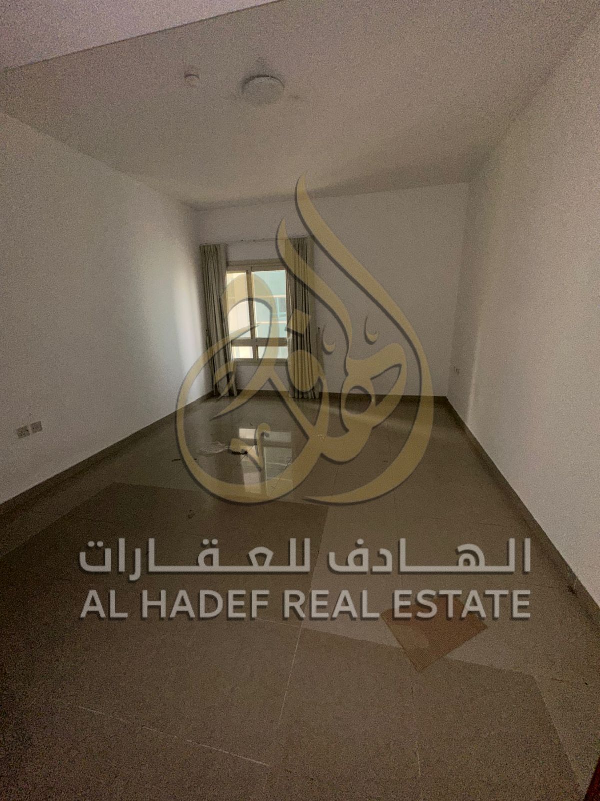 Here is a clear and professional English translation of your text: --- **3-Bedroom Apartment with Living Room, Master Maid’s Room, Laundry Room, and