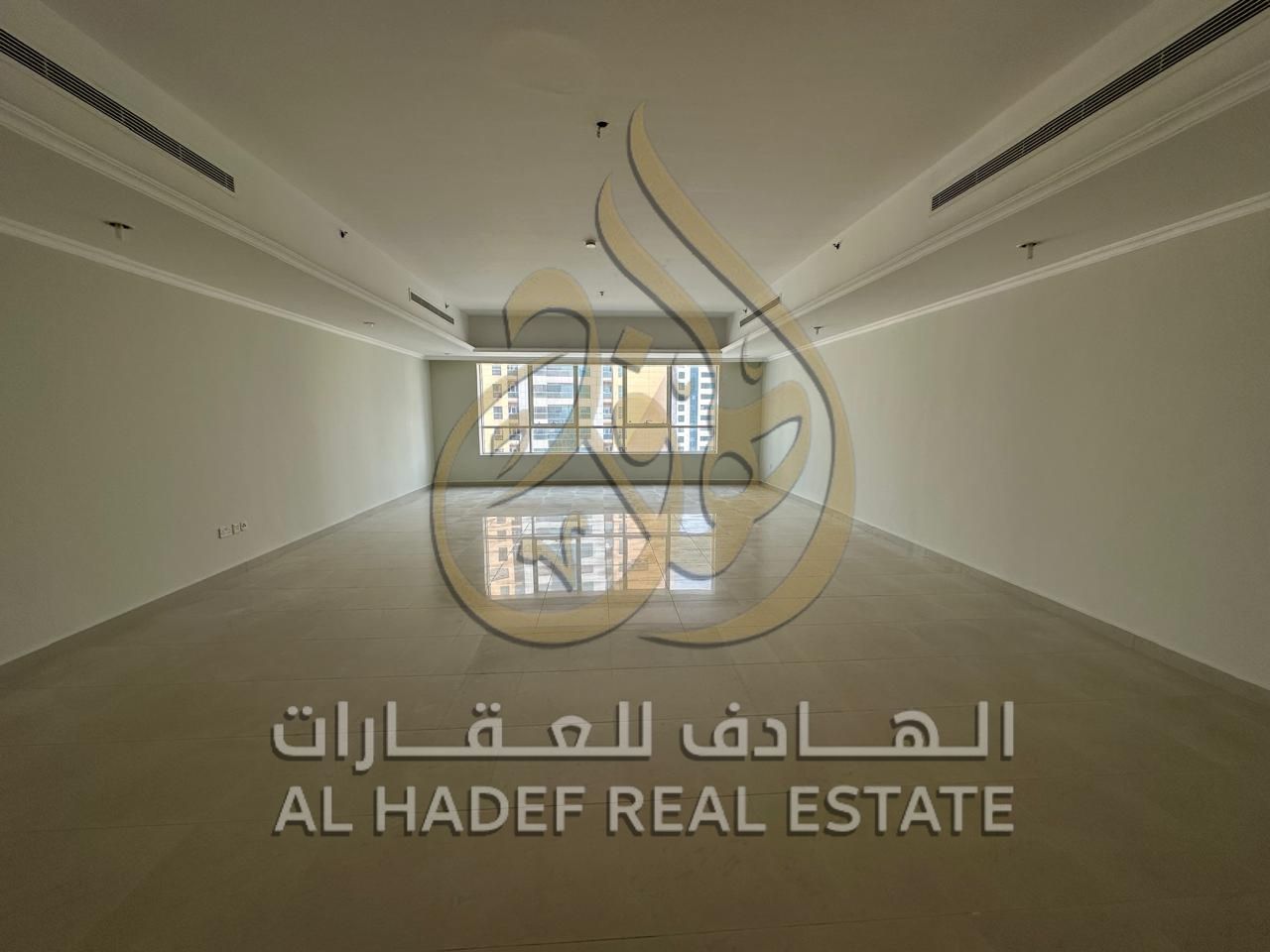 4BHK in Al Qasba, 2700 sq. ft, free AC, parking & maintenance, 4 cheques only, 5% cash deposit.