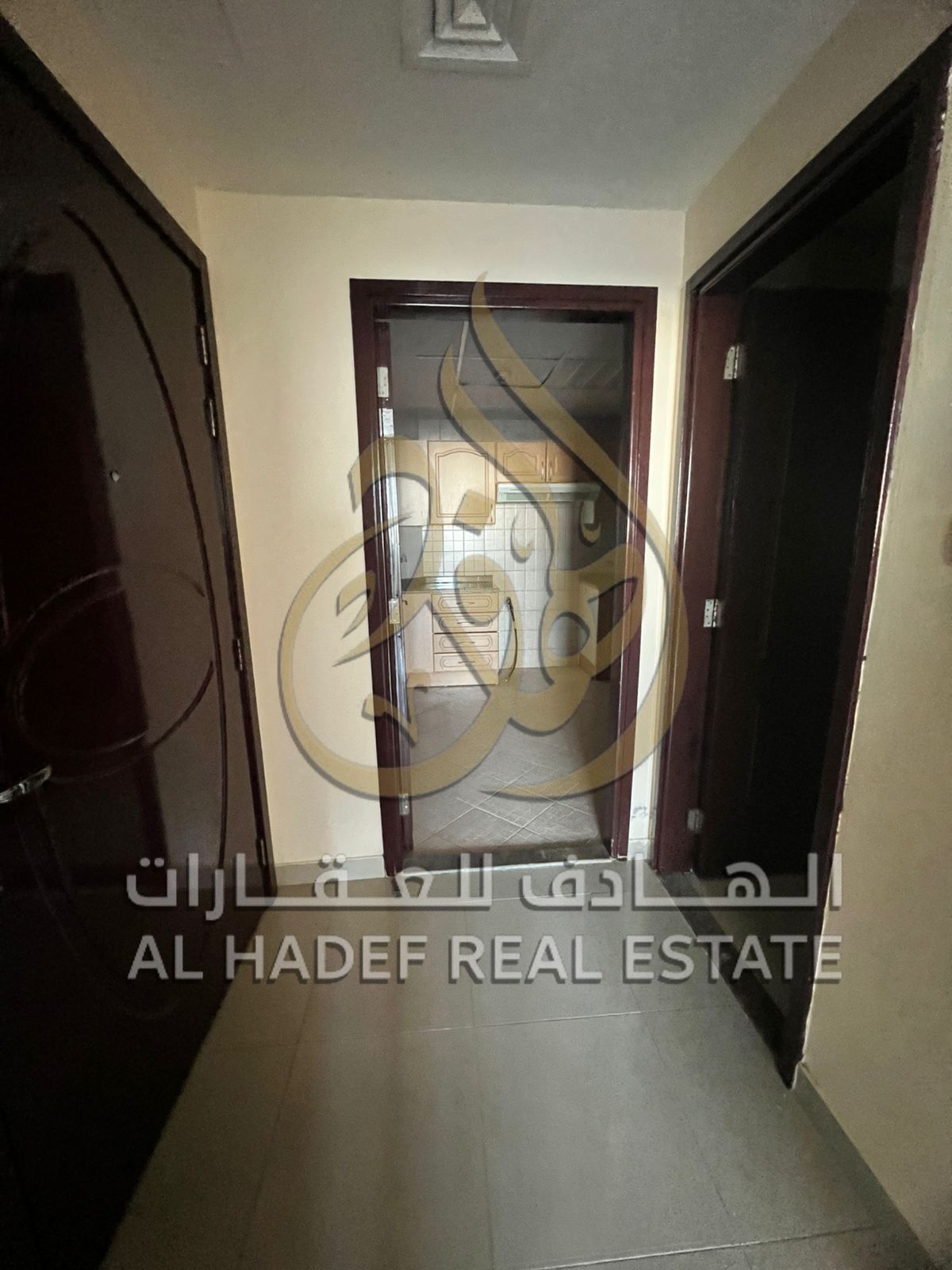 Two rooms, a hall, a storeroom, a laundry room, wall closets, and a balcony. Payments: 4 or 6 installments. The security deposit and maintenance check
