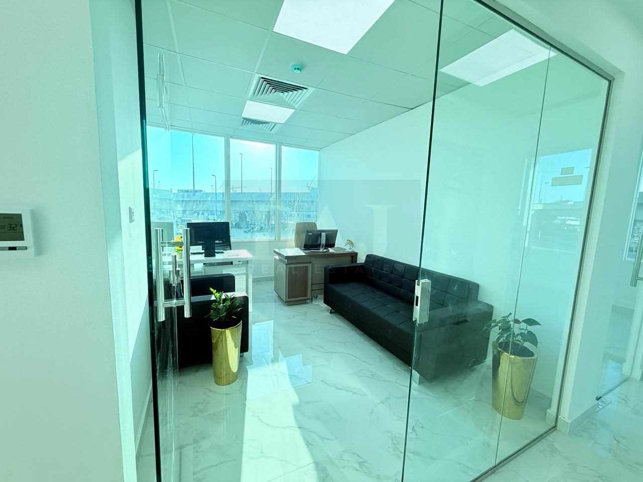 Budget friendly offices for rent | Office for Freezone Company