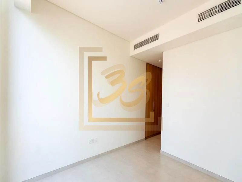 Modern Villa | Ready to Move In | Immense Plot