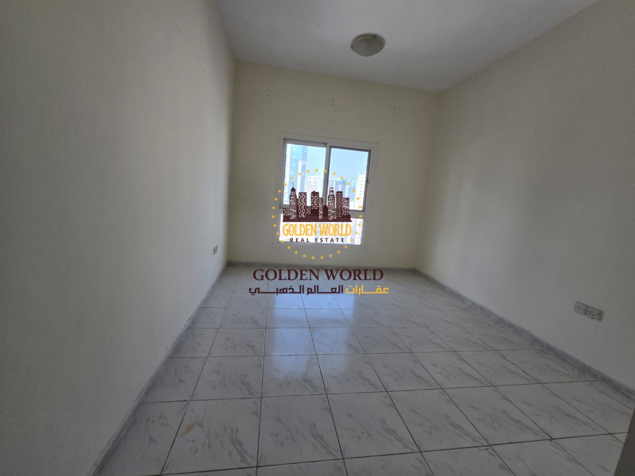 2BR apartment in Al Majaz 2 with pool, 3 bathrooms, master room, open view, and parking for 3000. Price dropped from 45K to 42K. Last unit, per buildi